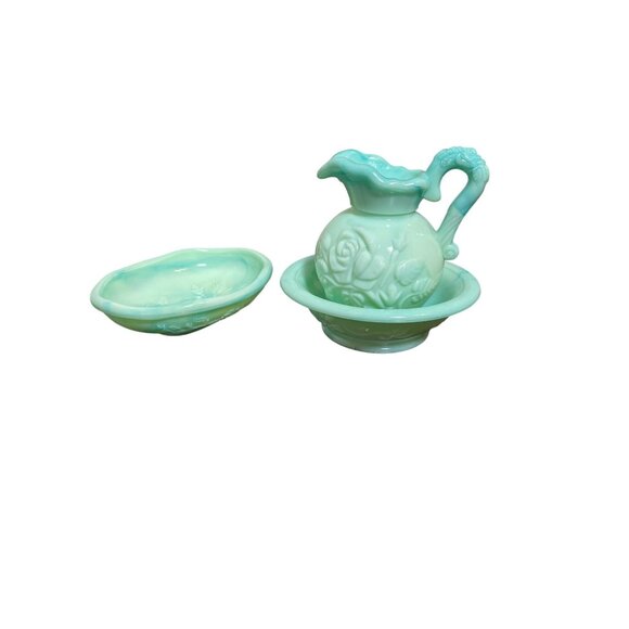 Avon Vintage Green Milk Glass Miniature Wash Basin & Pitcher Set With Matching S - Picture 1 of 6